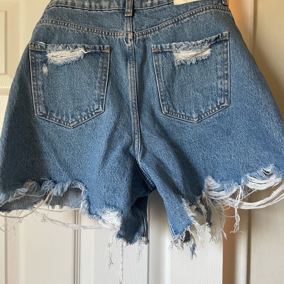 Zara Shorts - Picture 2 of 2